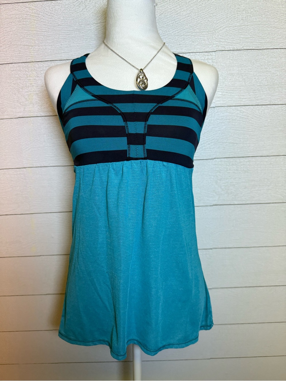 Lululemon 2 in Run Tank Micro Macro Stripe Surge Blue Size 6
